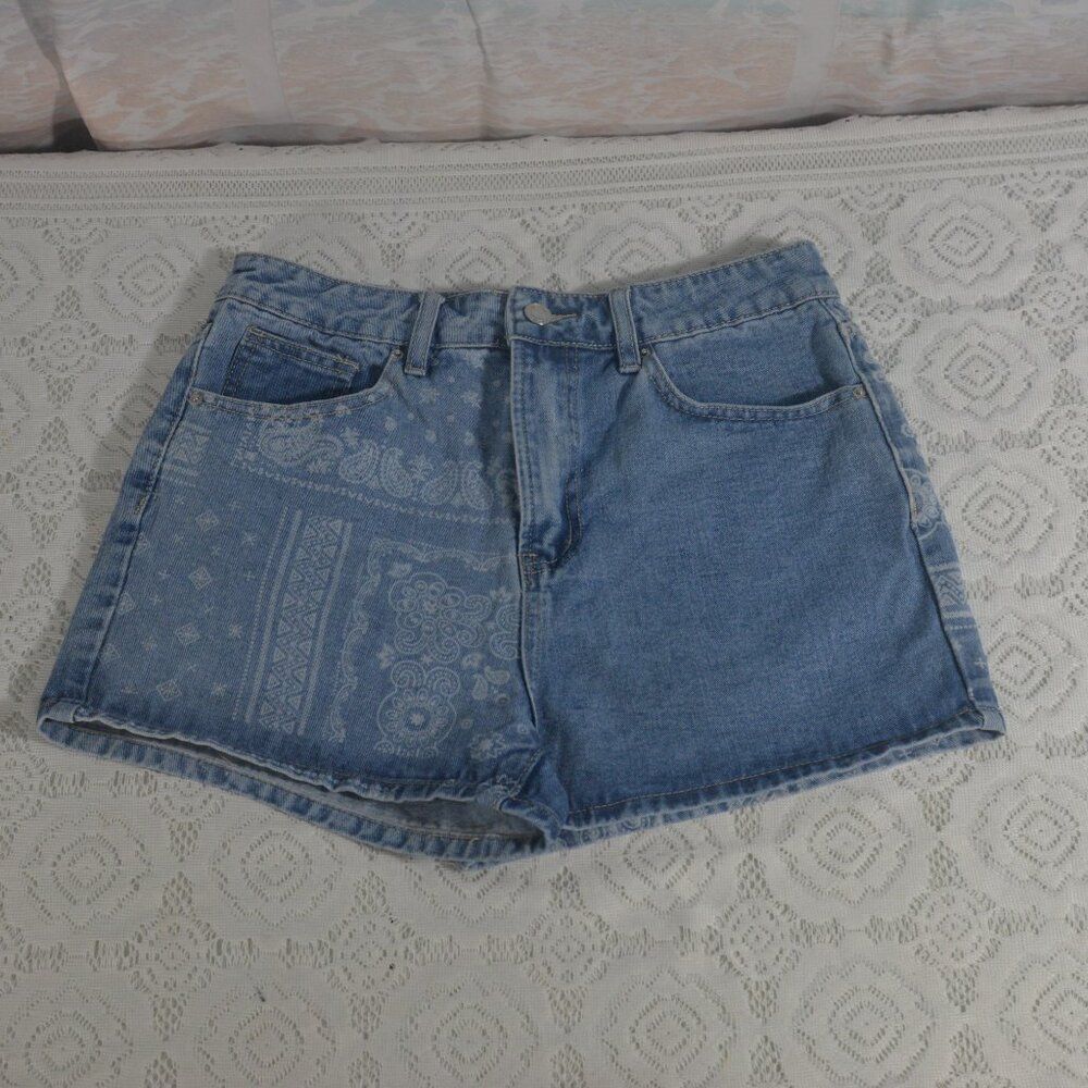 Angel Kiss Denim Shorts with Bandana like Pattern on One Side Size 9